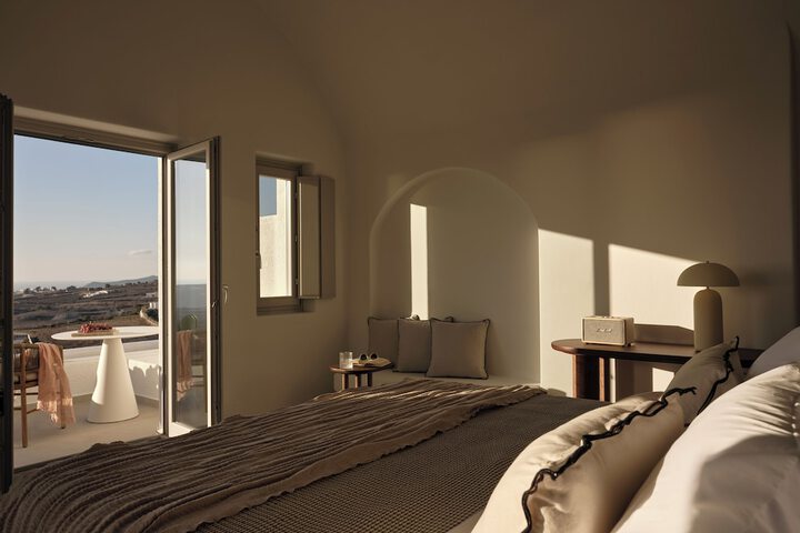 Room 13 of 76