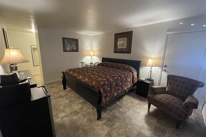 Room 4 of 19