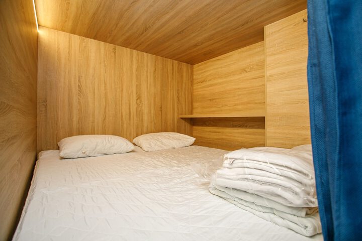 Room 27 of 53