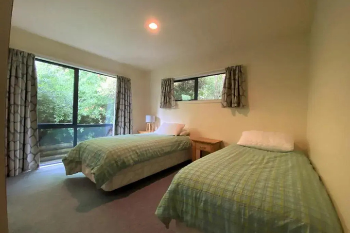 Room 3 of 11