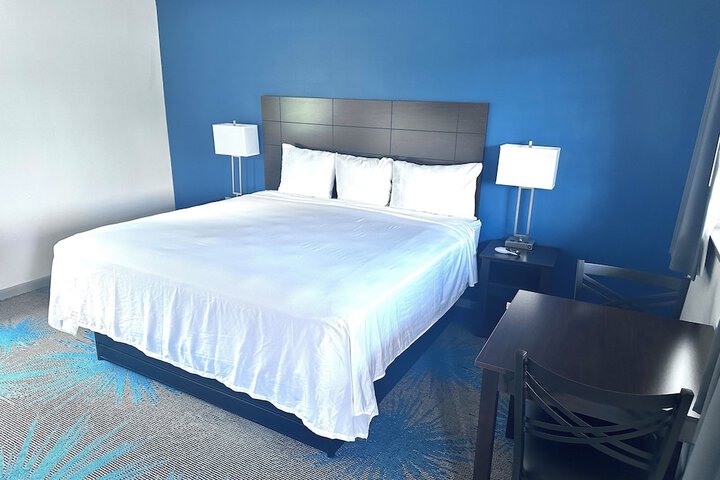 Room 12 of 25