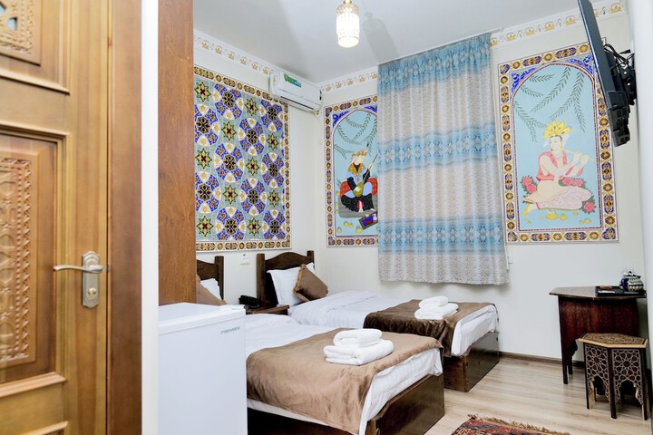 Room 3 of 8