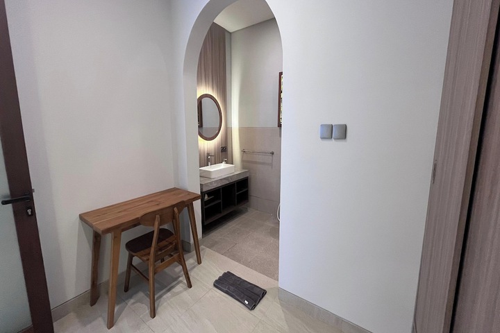 Room 71 of 86