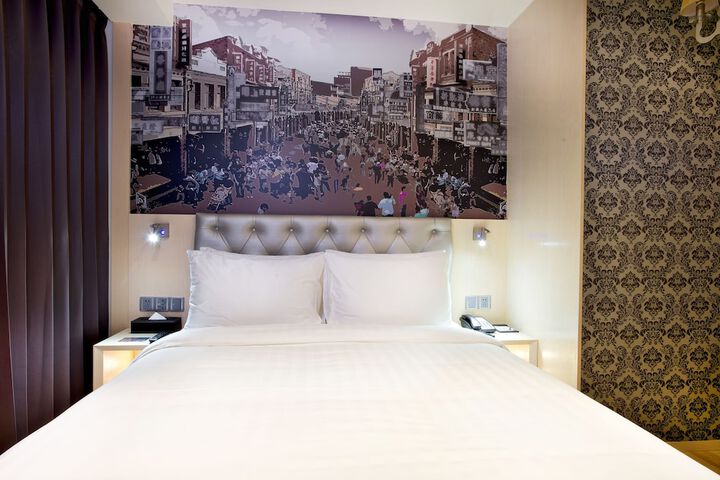 Room 48 of 87