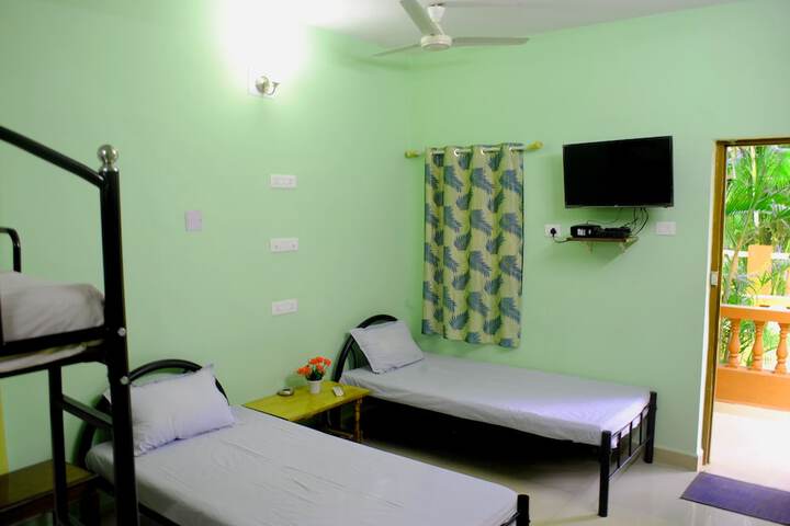 Room 21 of 35