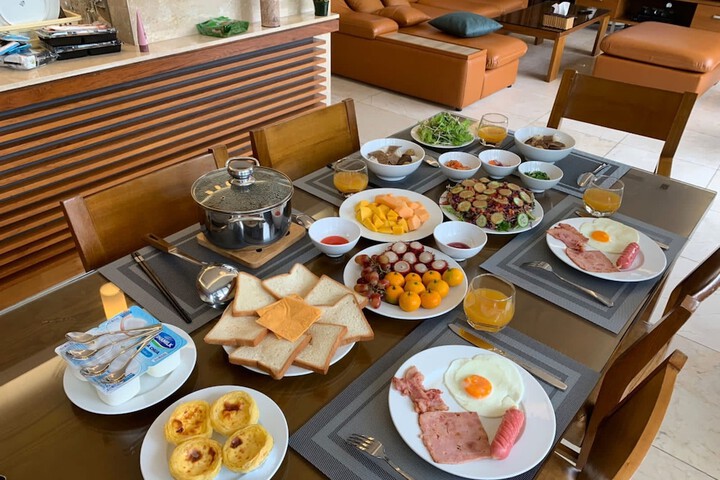 Breakfast/Coffee Service 162 of 183