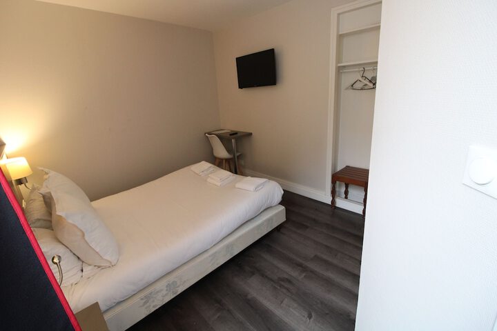 Room 16 of 69