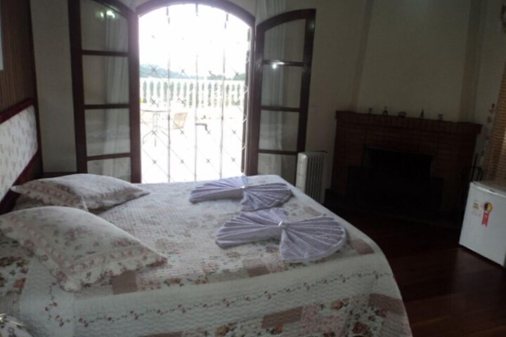 Room 2 of 18