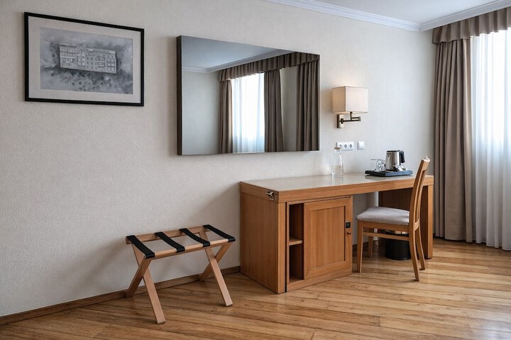 Room 10 of 39