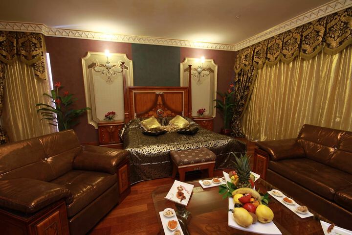 Room 8 of 39