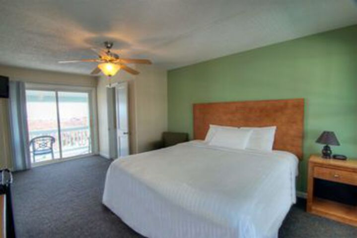 Room 34 of 62
