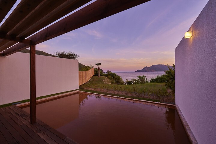 Pools & Facilities