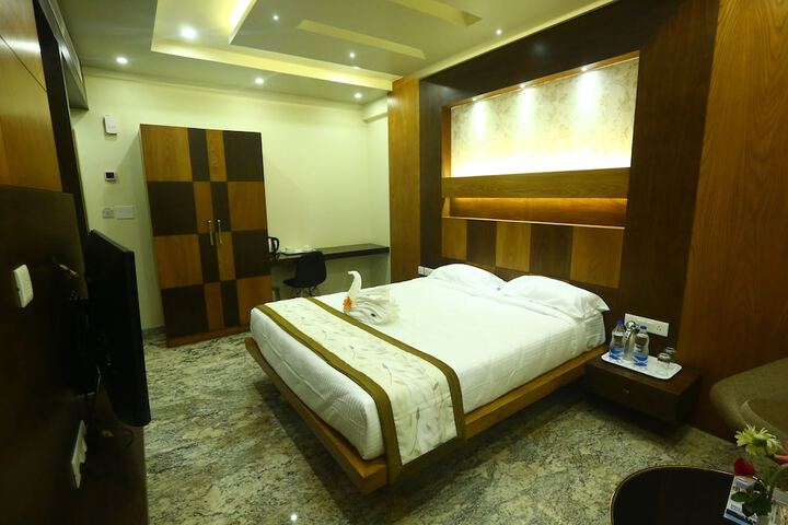 Room 12 of 38