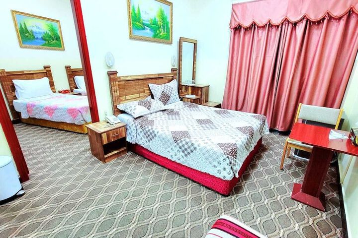 Room 6 of 17
