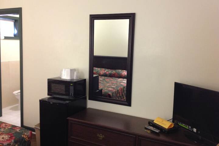 Room 13 of 19