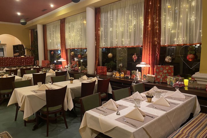 Dining 14 of 34