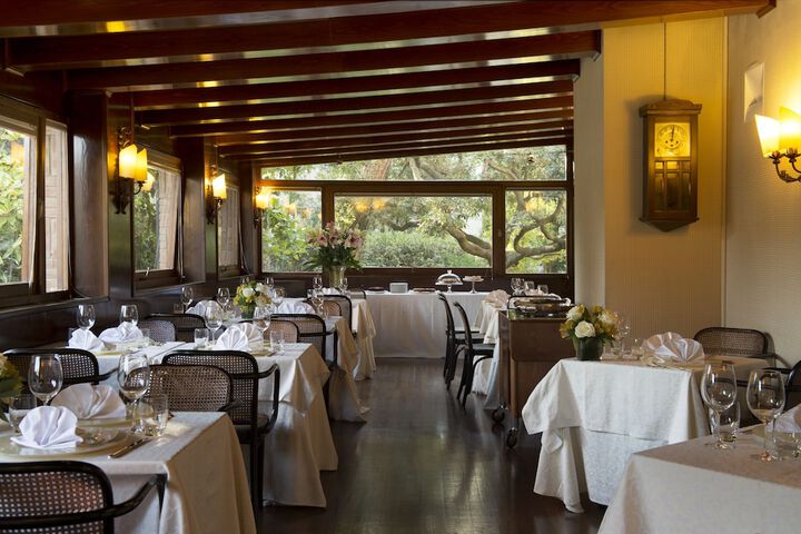 Dining 42 of 67