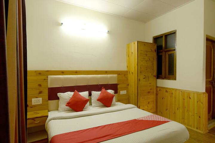 Room 4 of 20