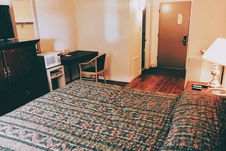 Room 5 of 30