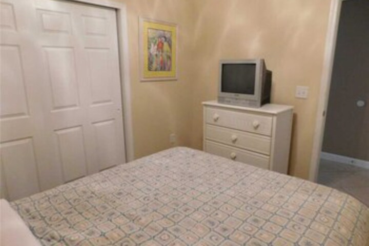 Room 9 of 34