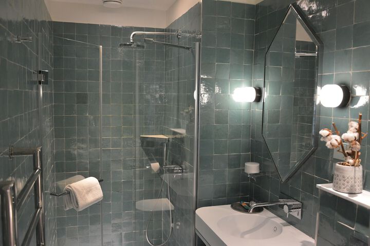 Room 19 of 28