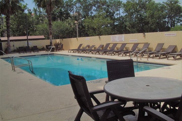 Pool Hotel