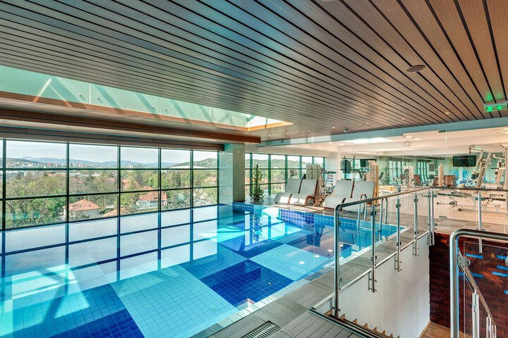 Pool 46 of 86
