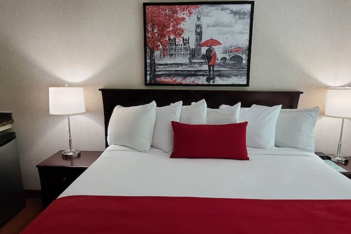 Room 13 of 28