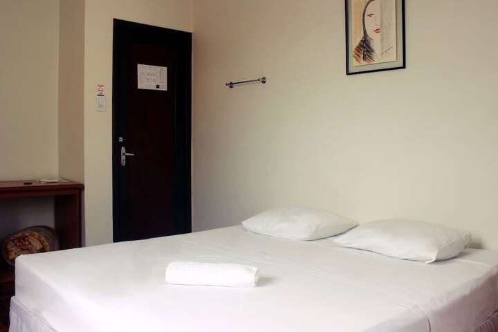 Room 34 of 63