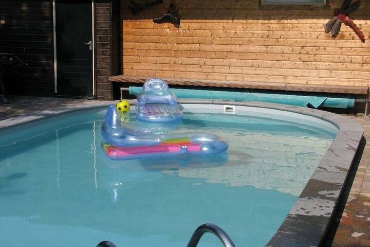 Pool 14 of 47