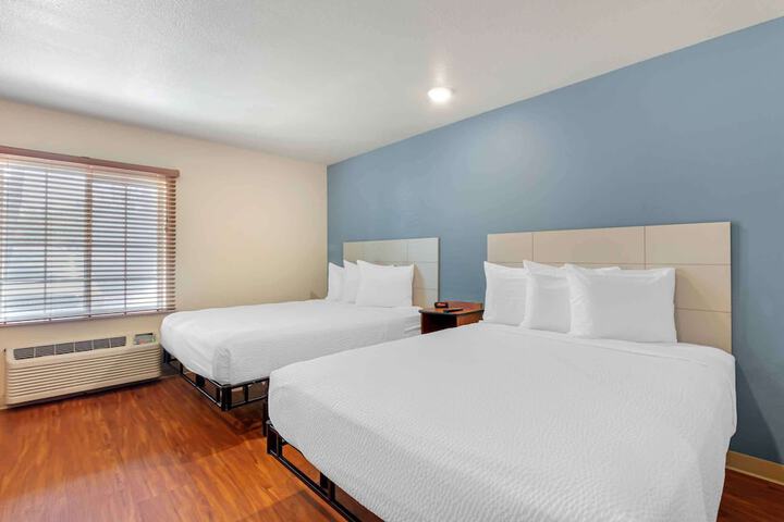Standard Studio 1 Queen Bed (4 of 9)