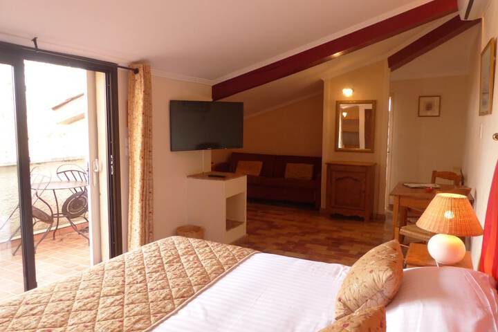 Room 7 of 52