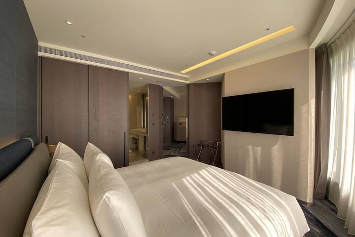 Room 31 of 77