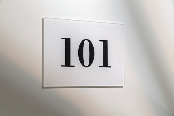 Room 9 of 32