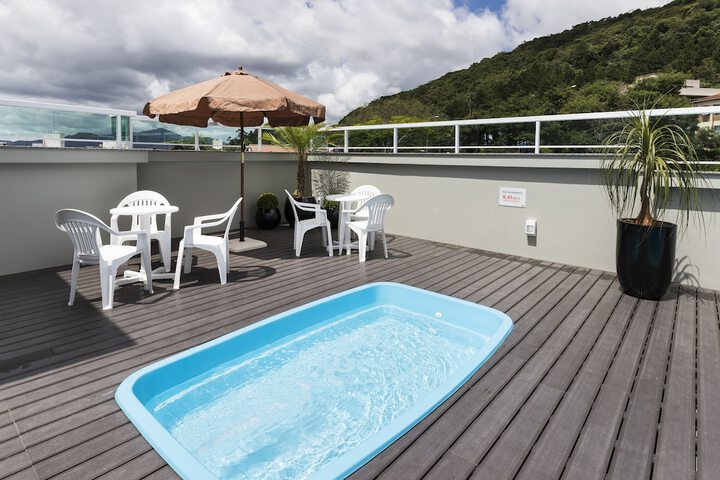 Pool 49 of 76