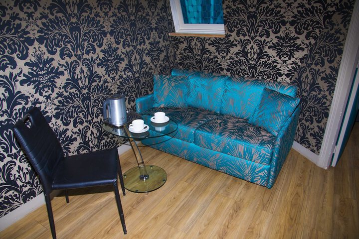 Room 13 of 38