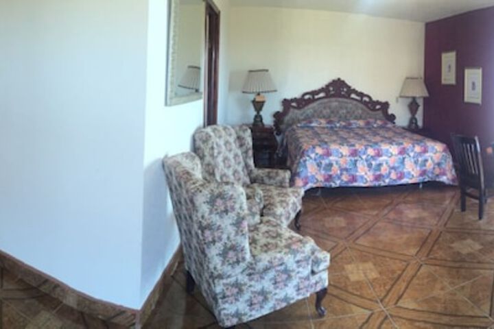 Room 6 of 30