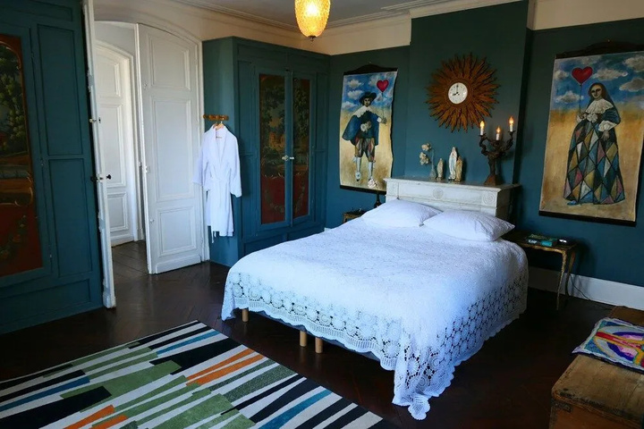 Room 2 of 14