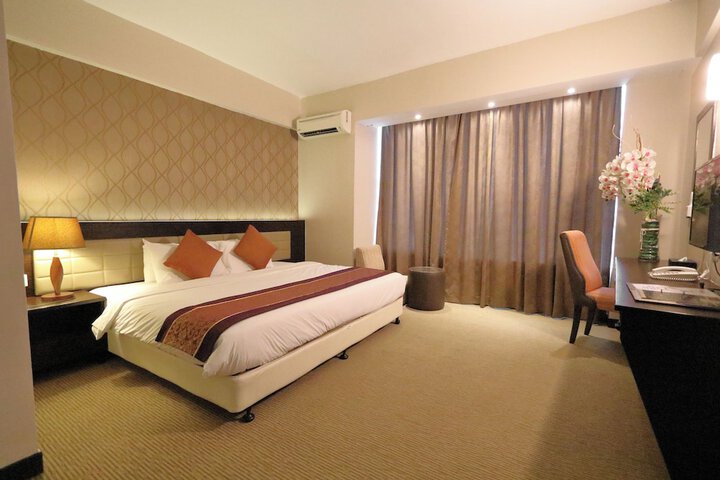 Room 18 of 66