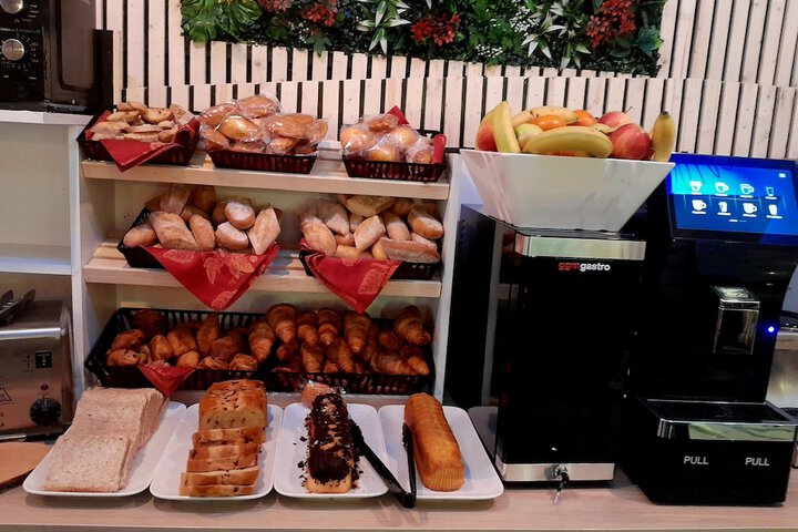 Breakfast/Coffee Service 21 of 22