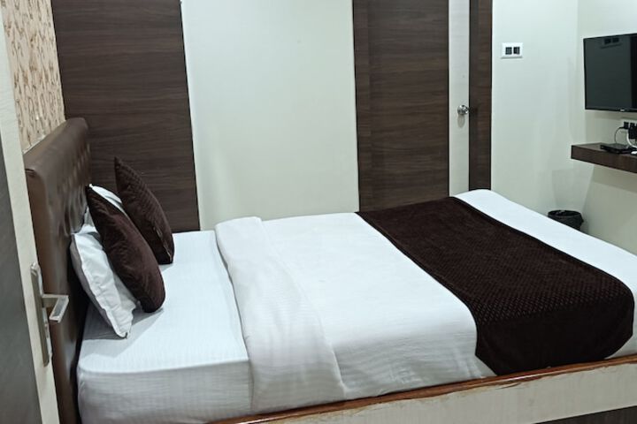 Room 17 of 40