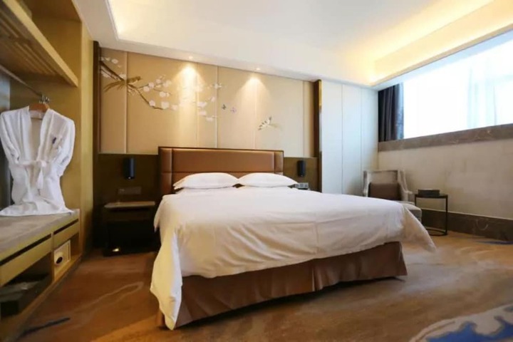 Room 25 of 46