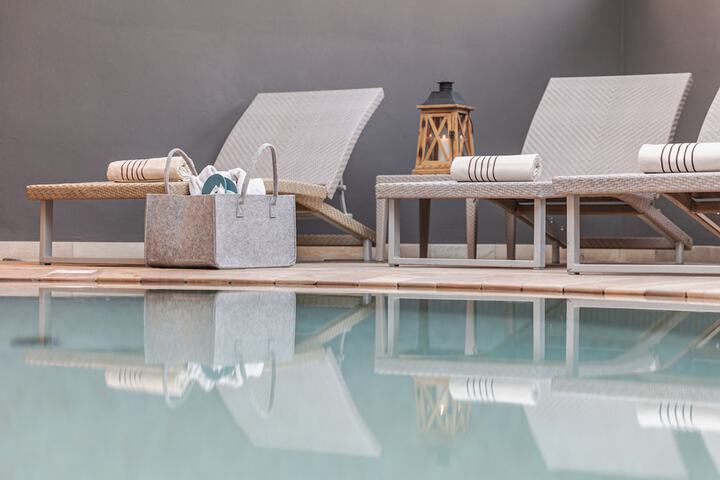 Pool Hotel