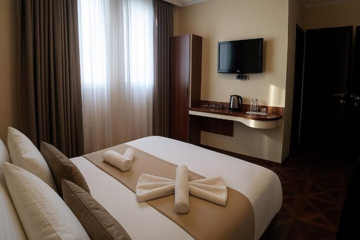 Room 9 of 15
