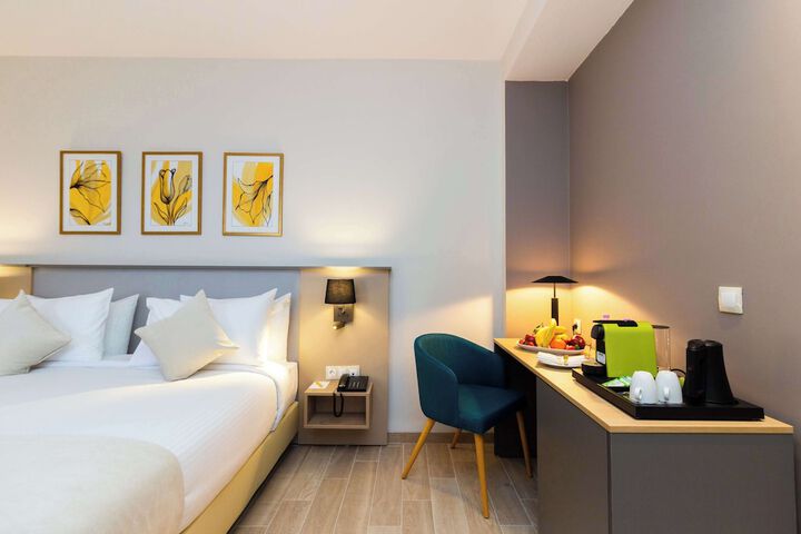 Room 9 of 29