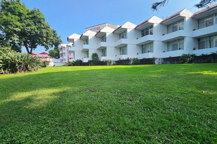 Hotel Exterior 22 of 22