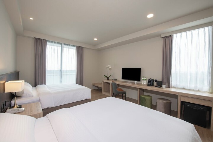 Room 5 of 13
