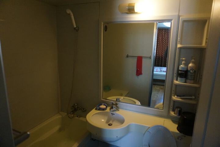 Room 21 of 26