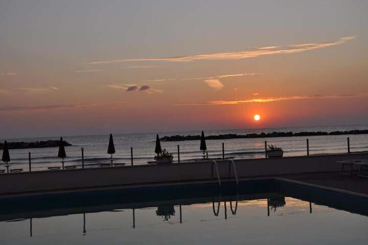Pool Hotel