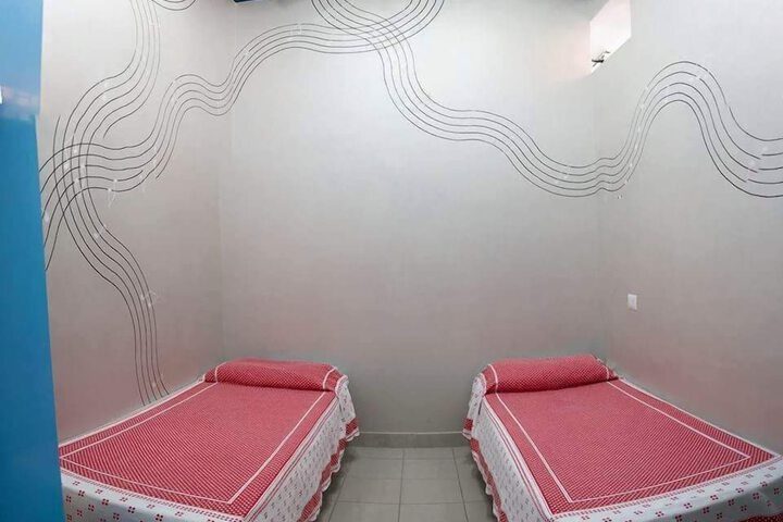 Room 5 of 6